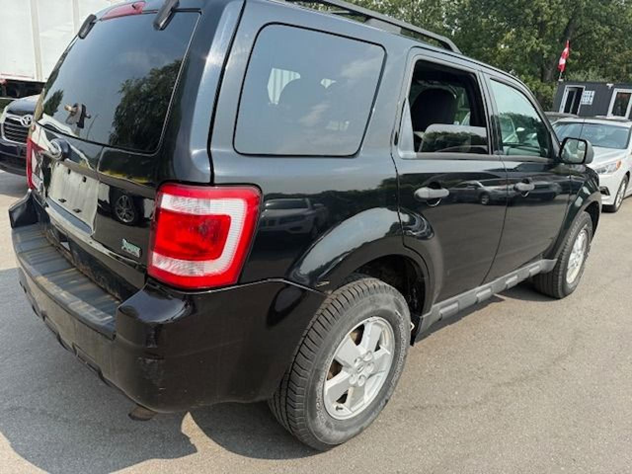 2010 Ford Escape FWD 4DR V6 AUTO XLT - Photo #5