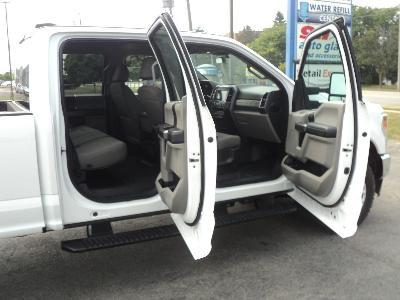 2021 Ford SUPER DUTY F-350 SRW XLT CrewCab 4WD 6.2L8cyl Gas  8' Box BackUpCam - Photo #11