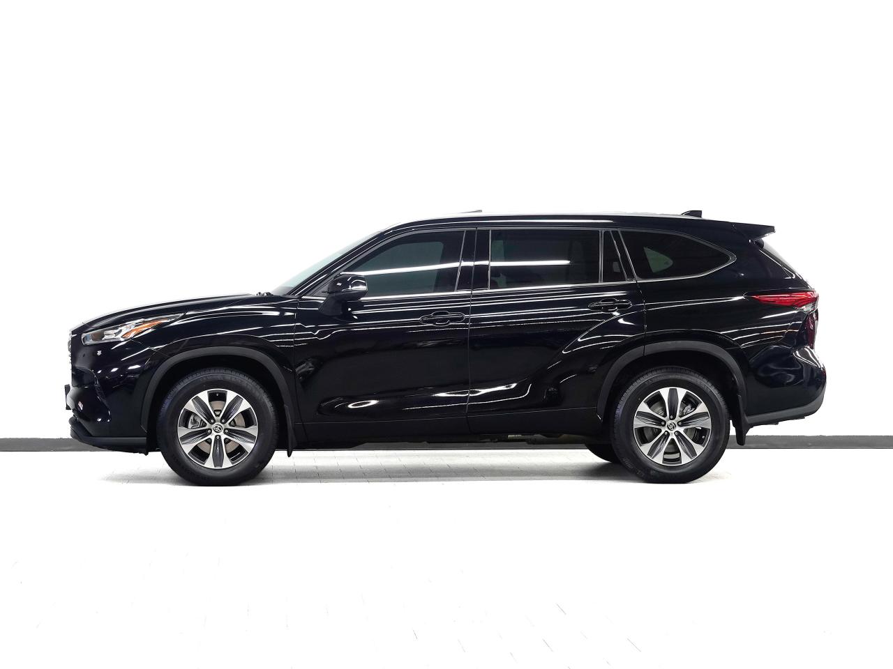 2021 Toyota Highlander XLE | AWD | Leather | Sunroof | BSM | CarPlay