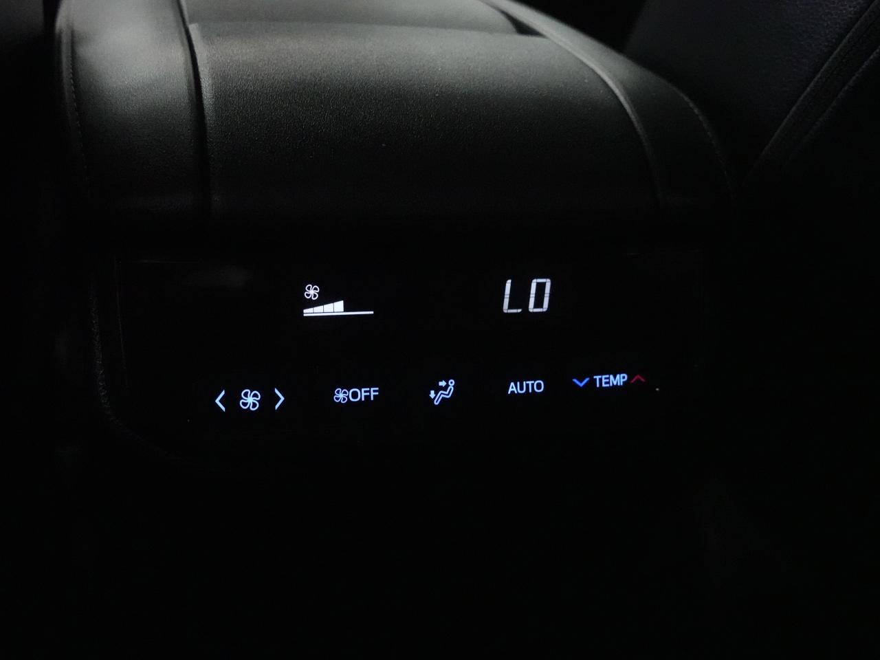 2021 Toyota Highlander XLE | AWD | Leather | Sunroof | BSM | CarPlay