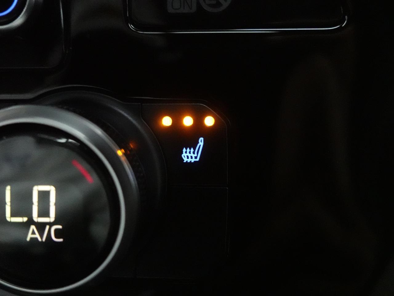 2021 Toyota Highlander XLE | AWD | Leather | Sunroof | BSM | CarPlay