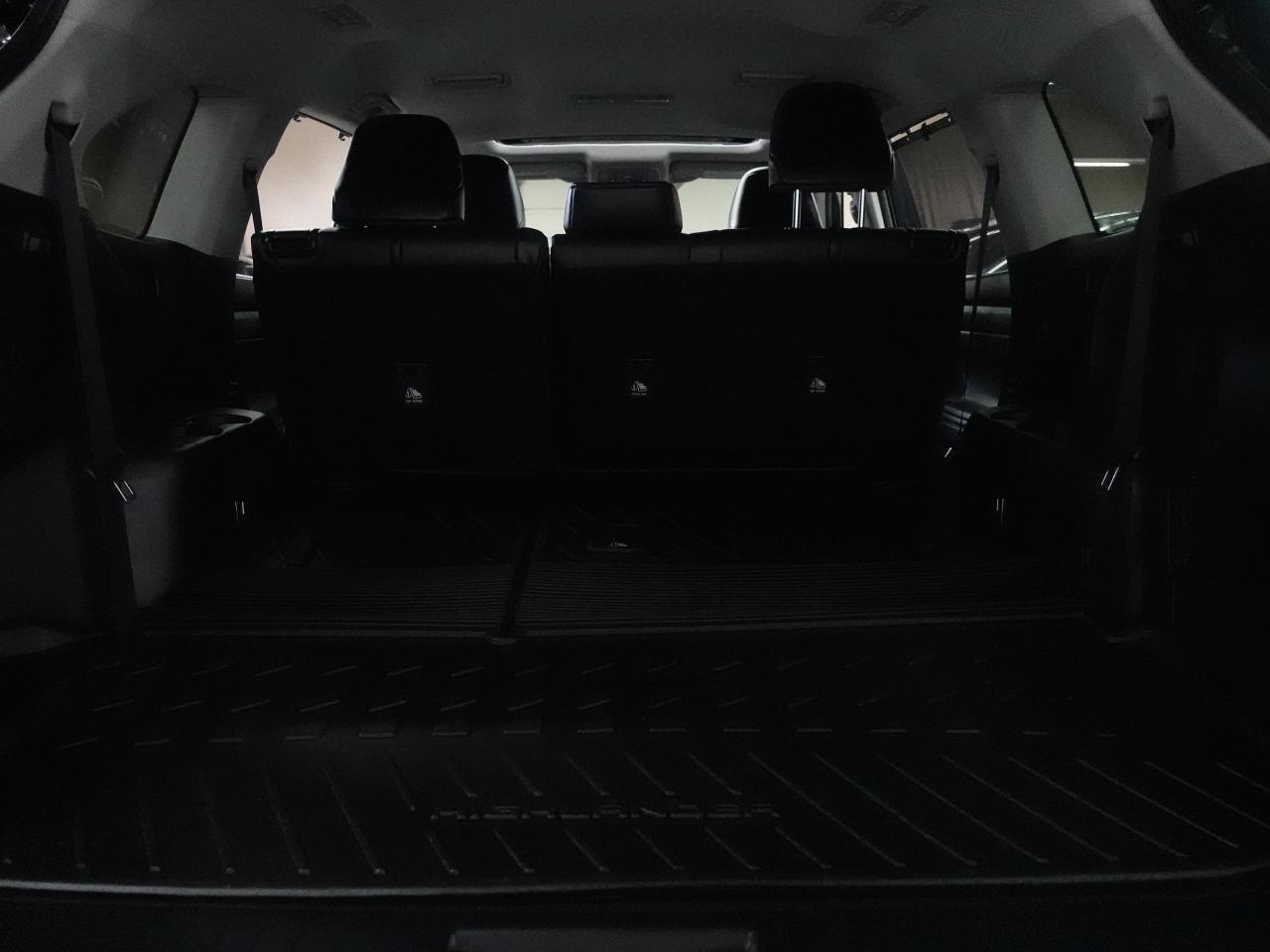 2021 Toyota Highlander XLE | AWD | Leather | Sunroof | BSM | CarPlay