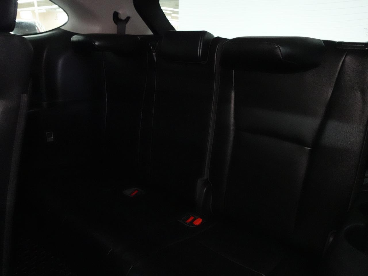 2021 Toyota Highlander XLE | AWD | Leather | Sunroof | BSM | CarPlay