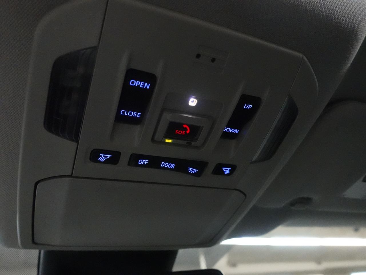 2021 Toyota Highlander XLE | AWD | Leather | Sunroof | BSM | CarPlay
