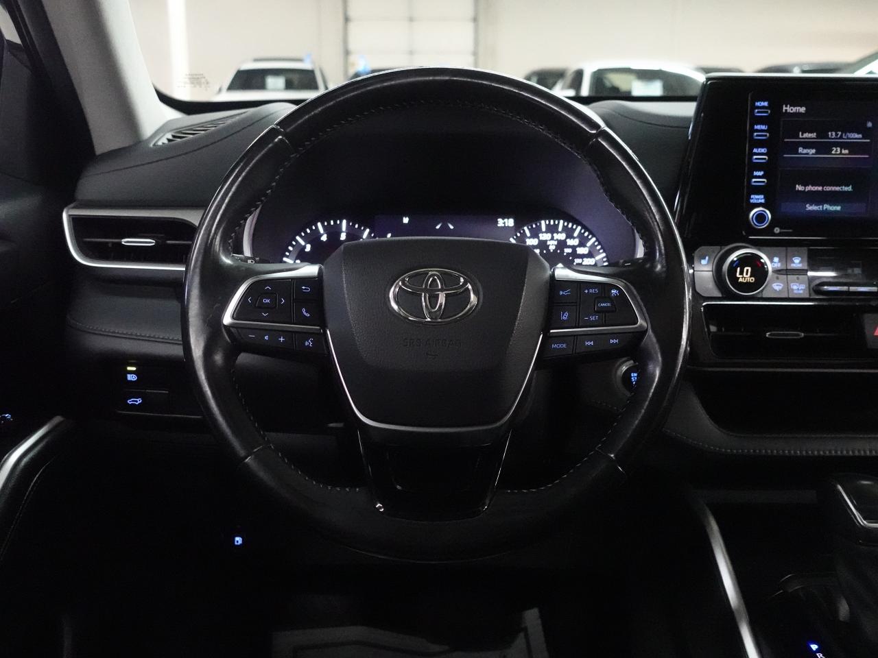 2021 Toyota Highlander XLE | AWD | Leather | Sunroof | BSM | CarPlay