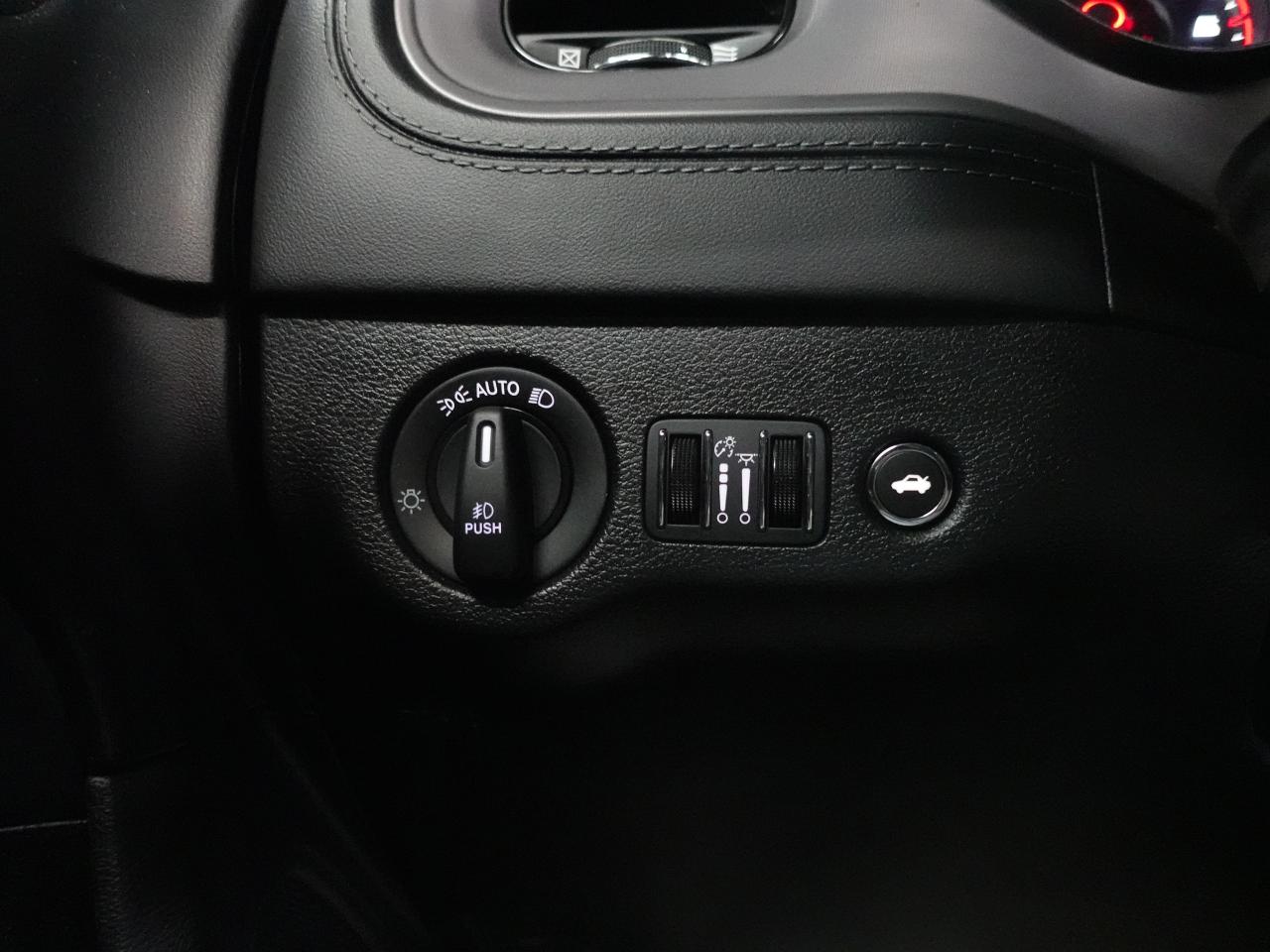 2023 Dodge Charger SXT | AWD | Nav | Leather | Sunroof | CarPlay