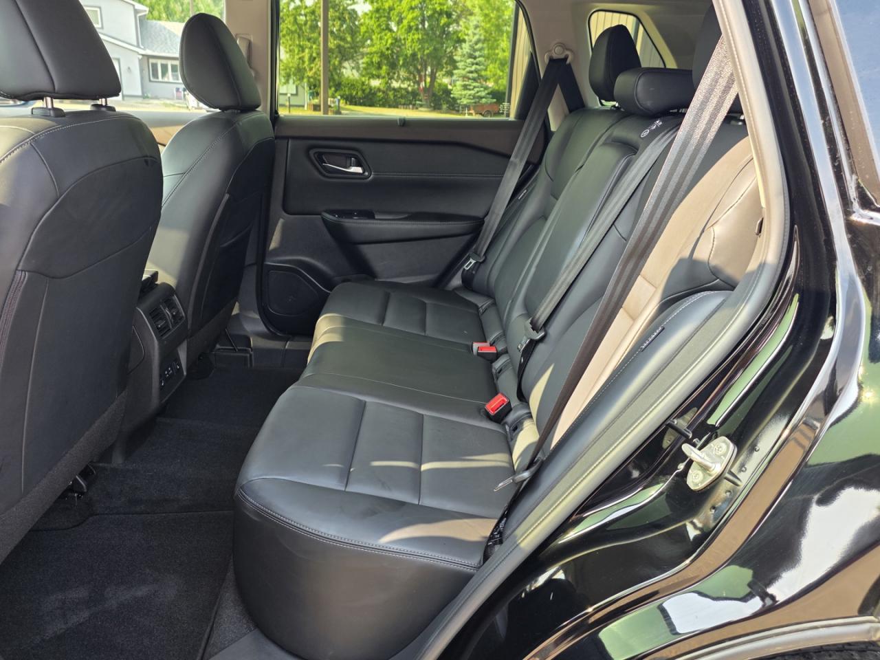 2023 Nissan Rogue SV MIDNIGHT EDITION ,Low Kms, One Owner - Photo #20