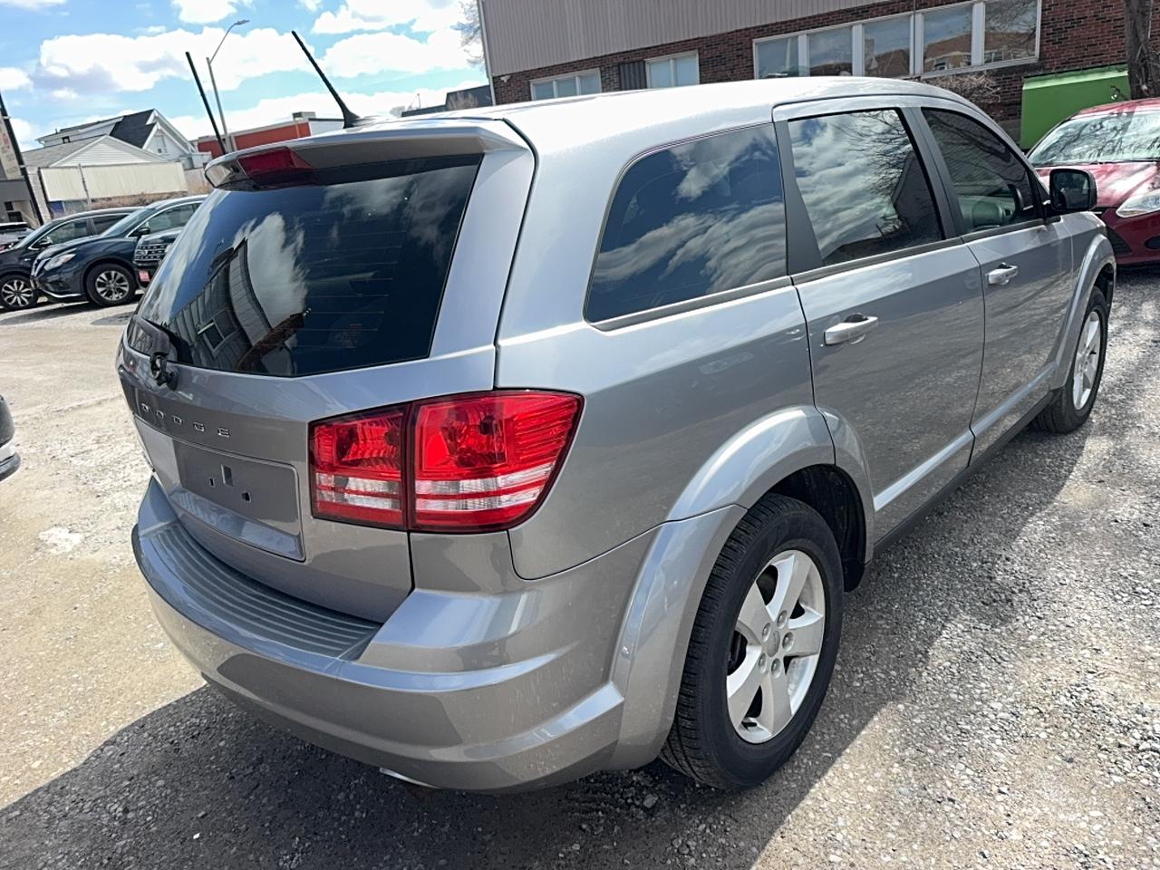 2017 Dodge Journey SE Photo2