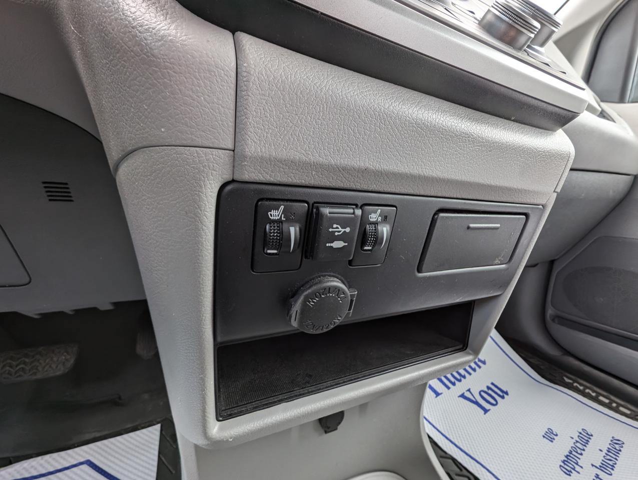 2020 Toyota Sienna LE AWD | One Owner | Power sliding doors - Photo #14
