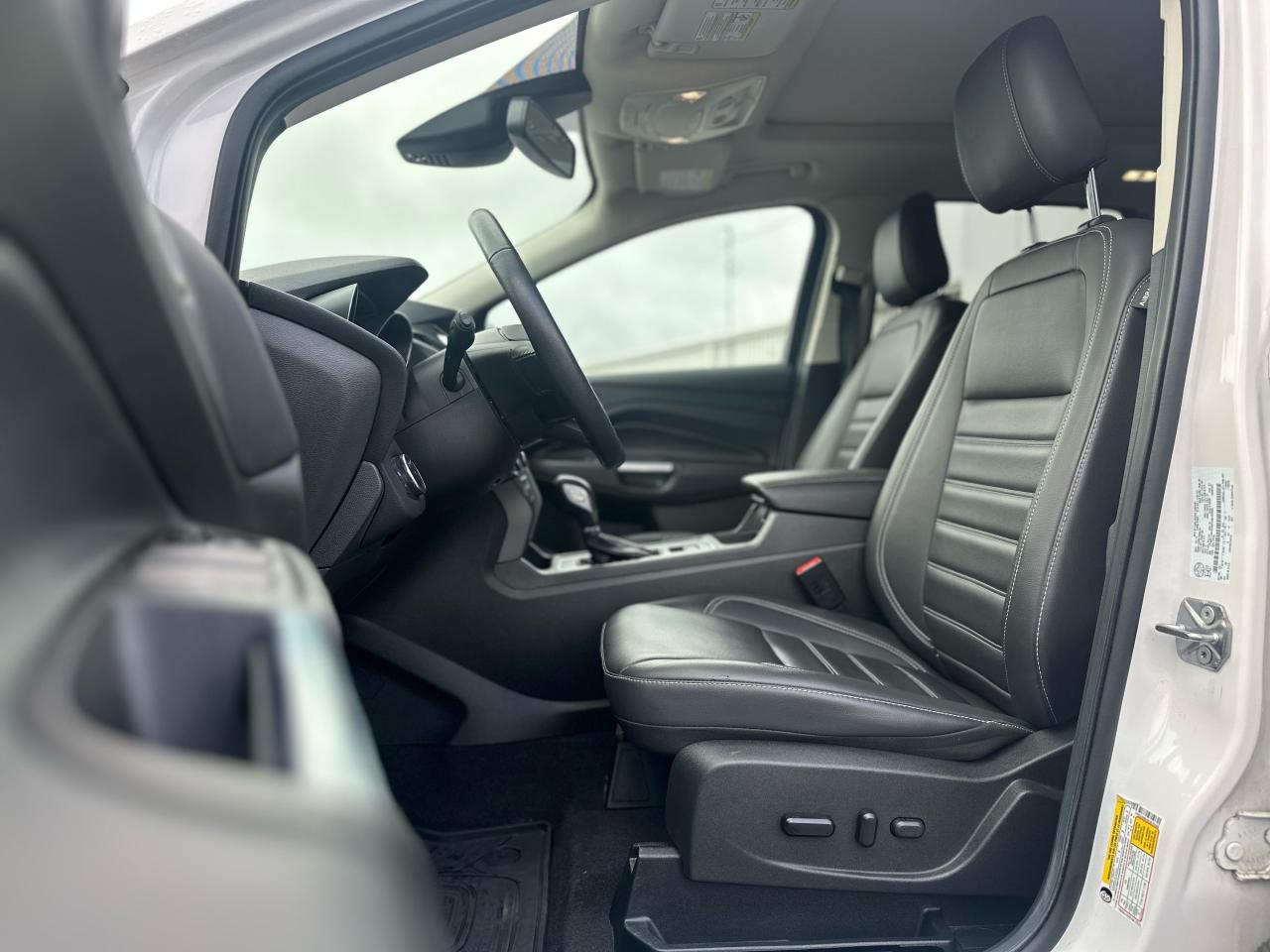 2019 Ford Escape SEL AWD Photo5