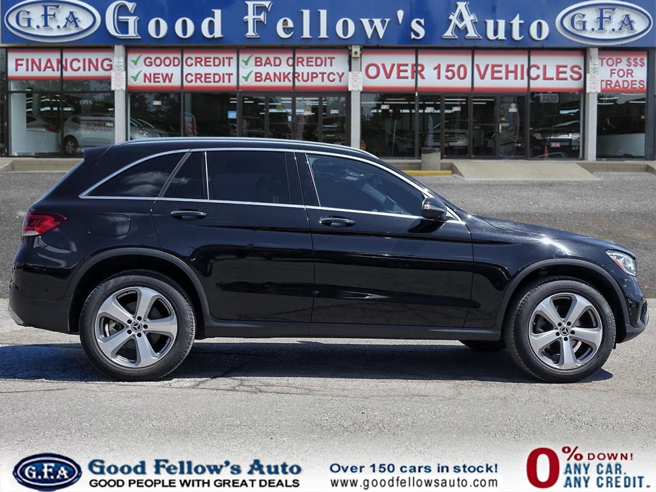 2022 Mercedes-Benz GLC-Class 4MATIC, LEATHER SEATS, PANORAMIC ROOF, NAVIGATION, - Photo #3