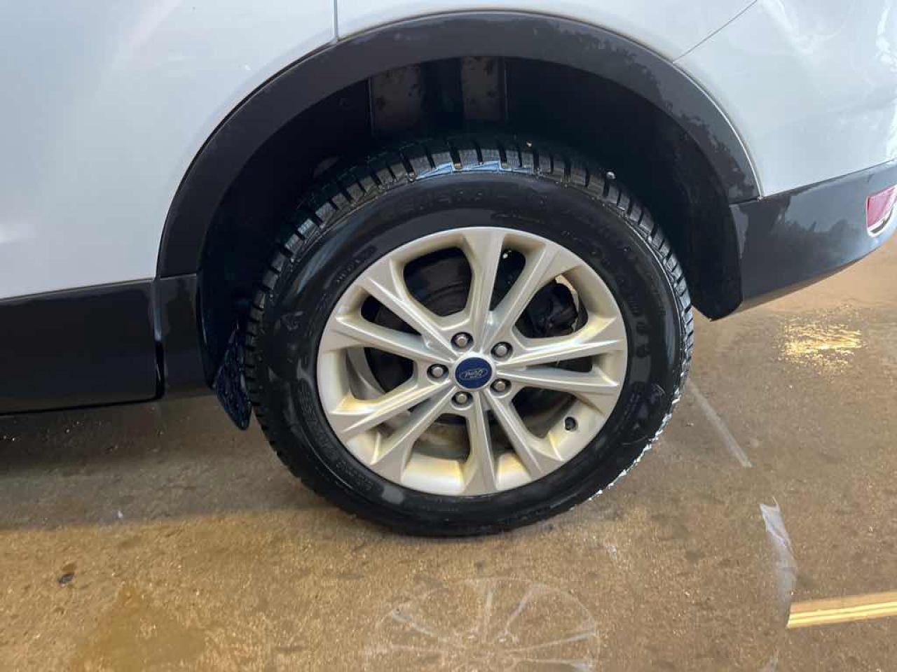 2017 Ford Escape SE - Photo #17