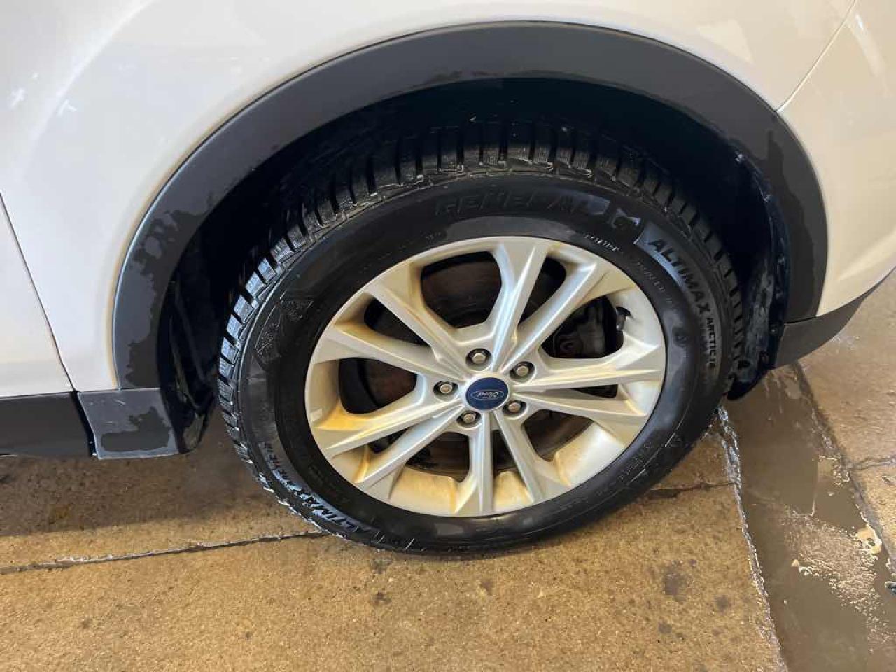 2017 Ford Escape SE - Photo #19