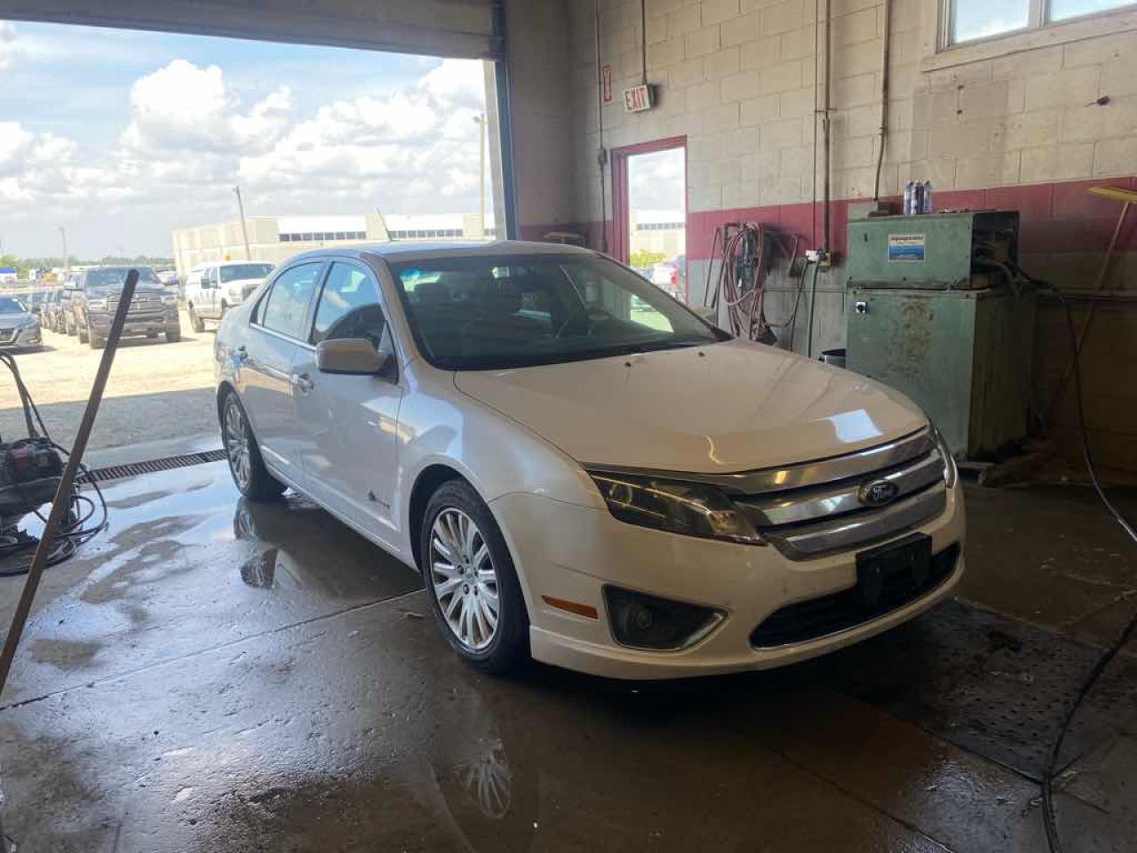 2010 Ford Fusion HYBRID - Photo #3
