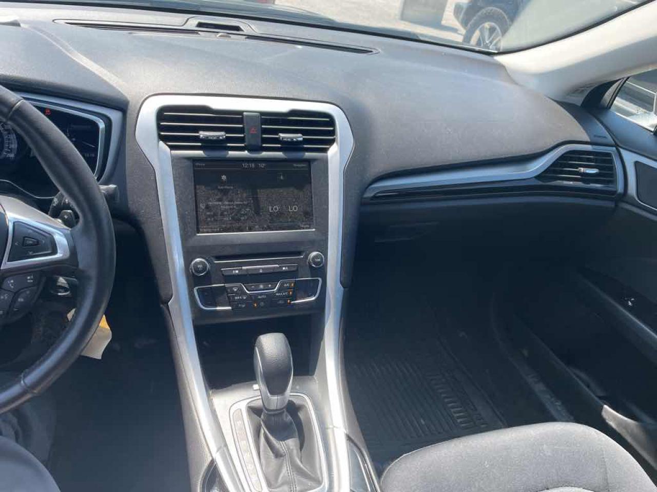 2016 Ford Fusion SE - Photo #10