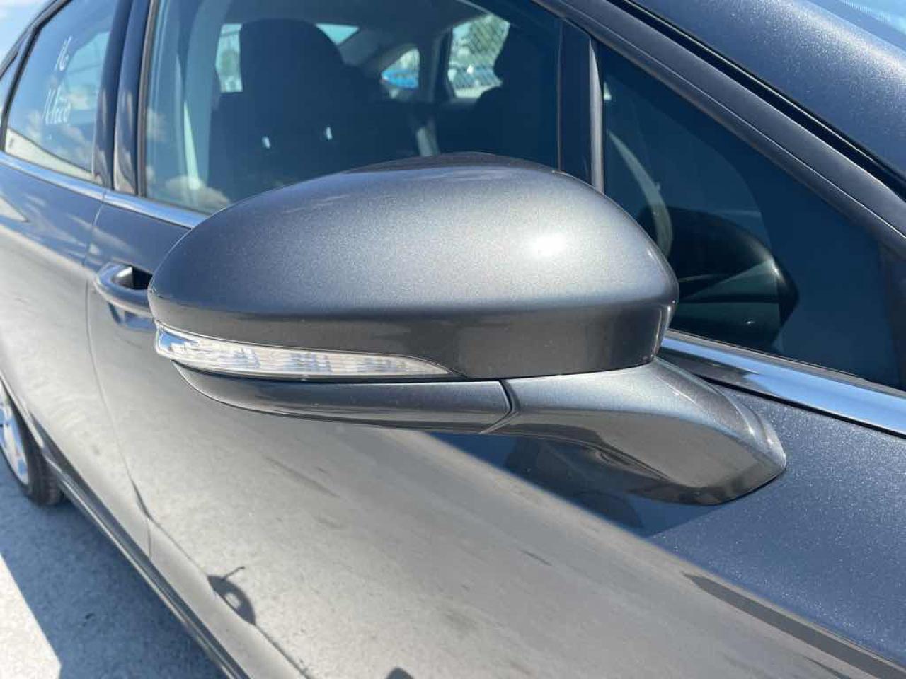 2016 Ford Fusion SE - Photo #24