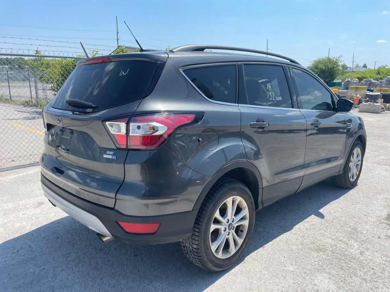 2018 Ford Escape SE - Photo #4