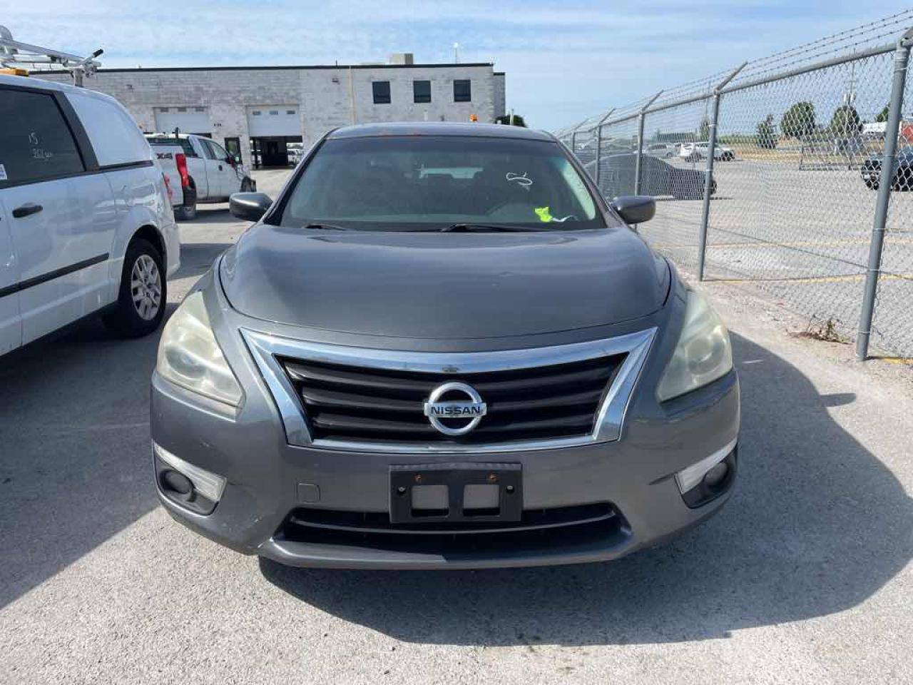 2015 Nissan Altima  - Photo #2