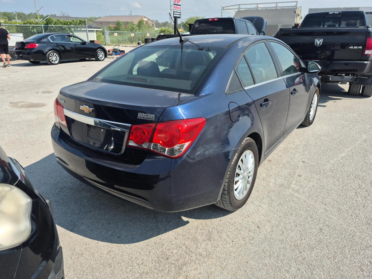 2011 Chevrolet Cruze LS - Photo #4
