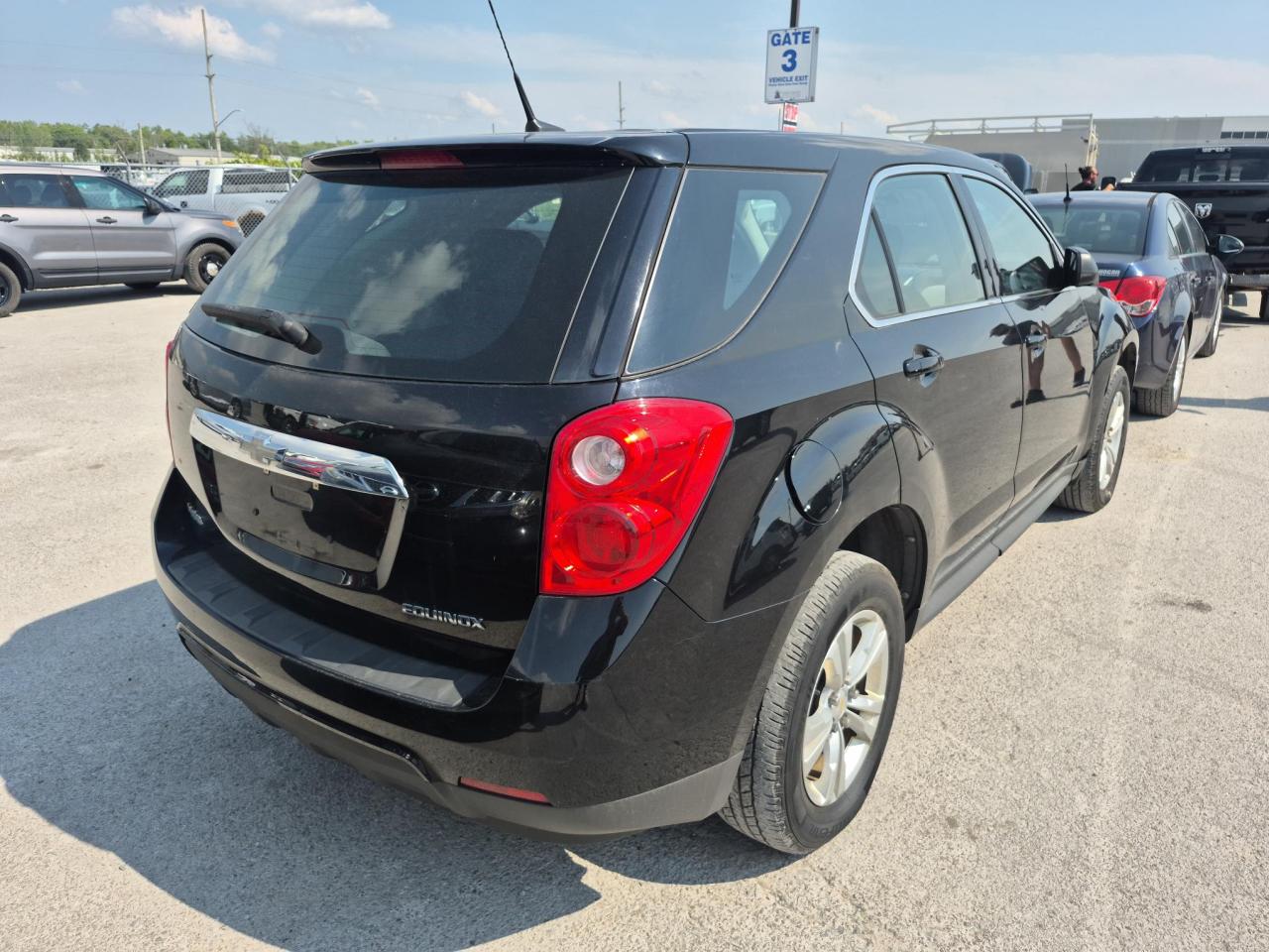 2011 Chevrolet Equinox LS - Photo #4