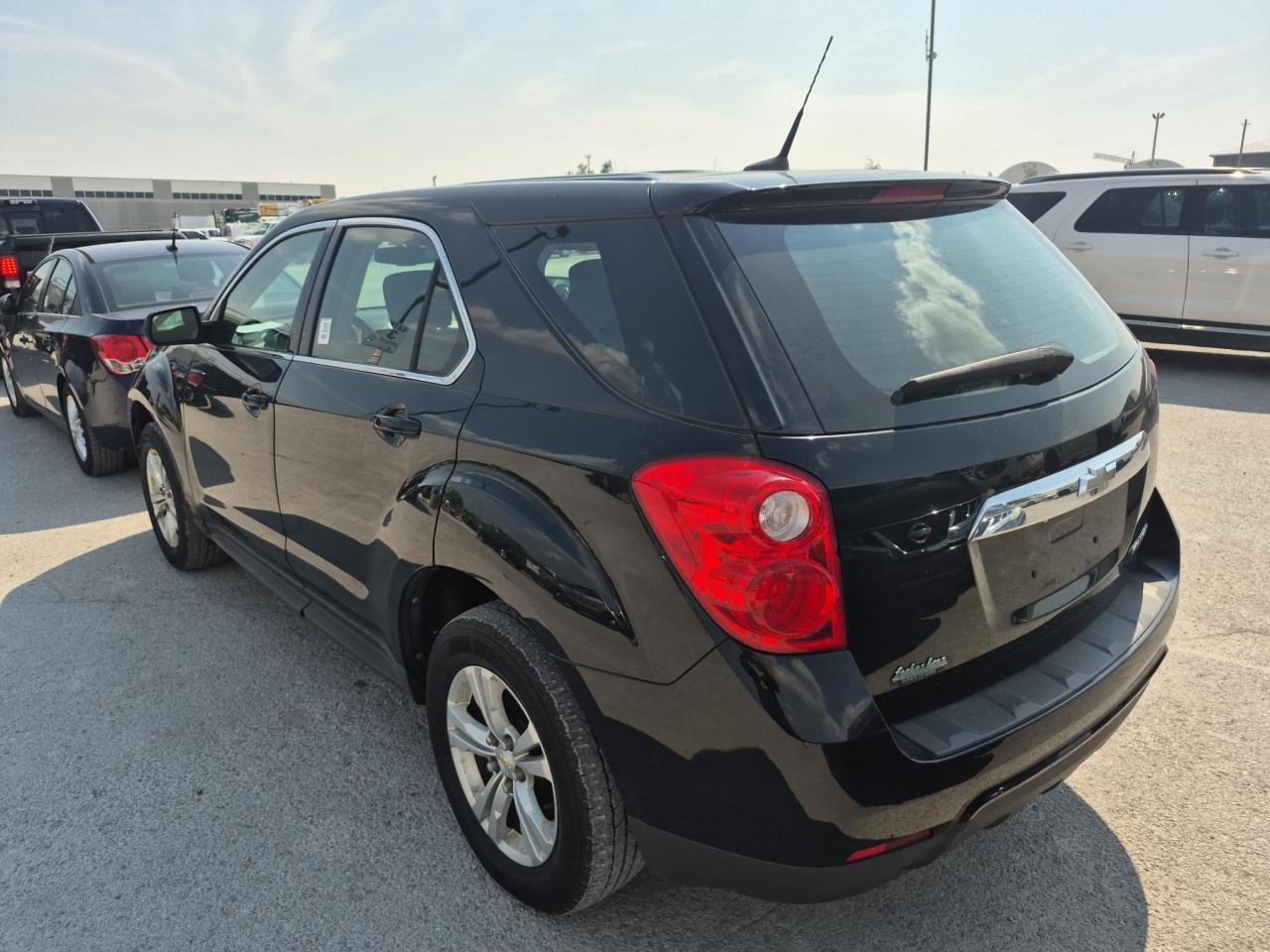 2011 Chevrolet Equinox LS - Photo #6