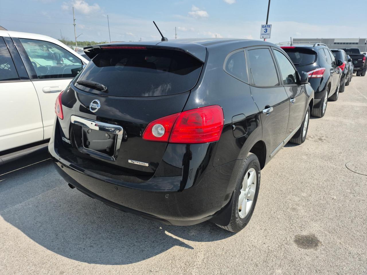 2013 Nissan Rogue SV - Photo #4