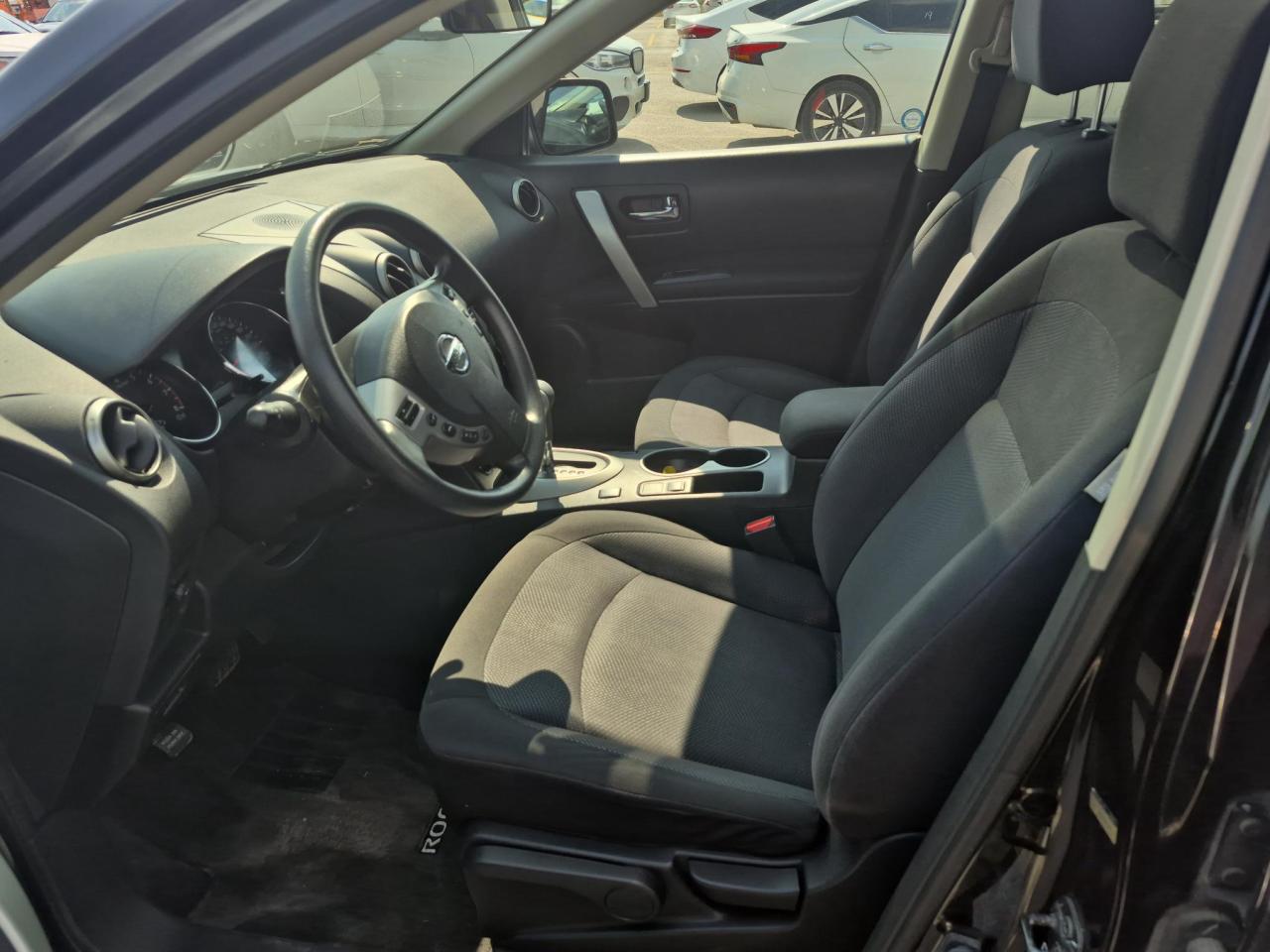 2013 Nissan Rogue SV - Photo #8