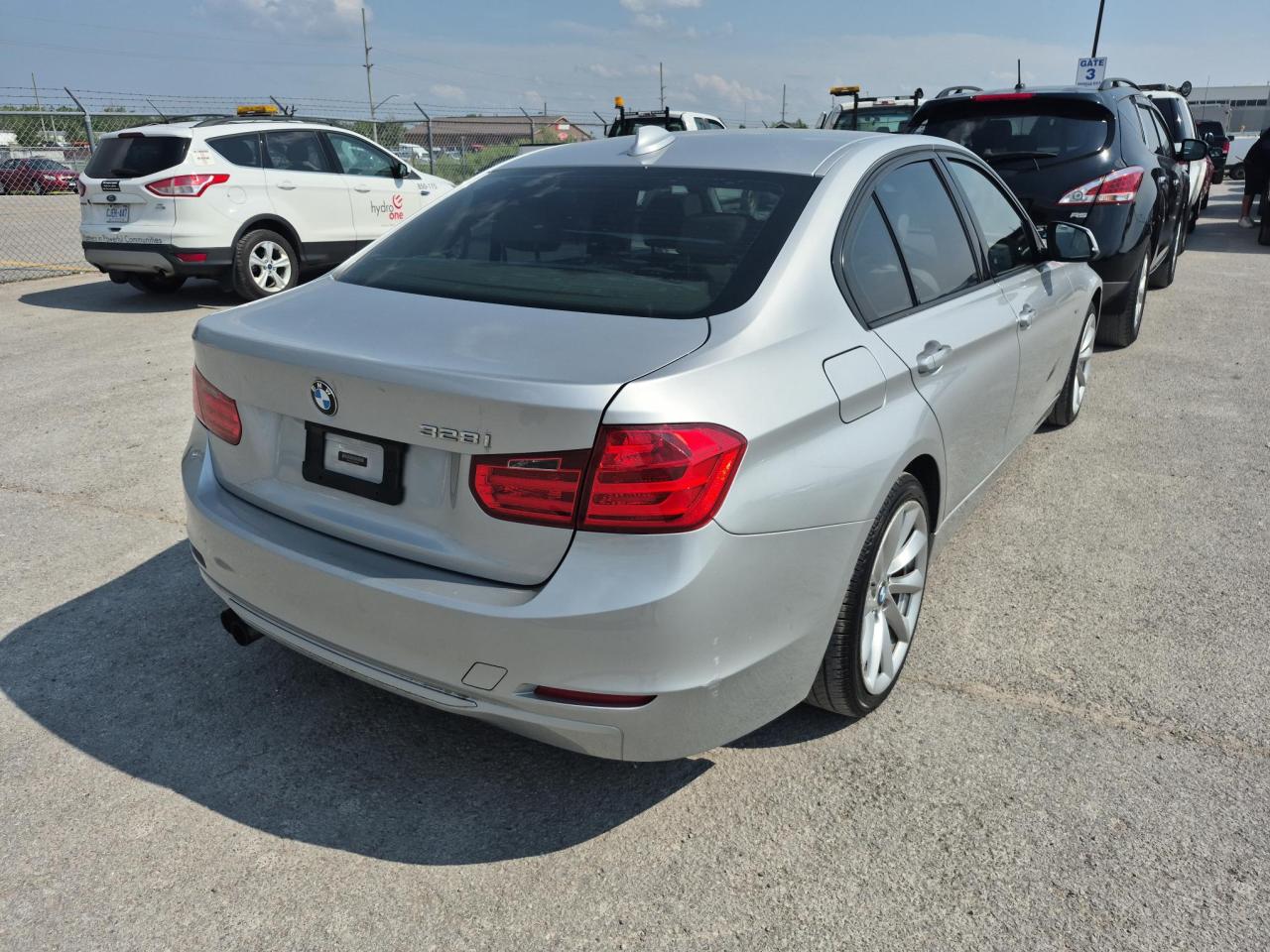 2012 BMW 328i  - Photo #4