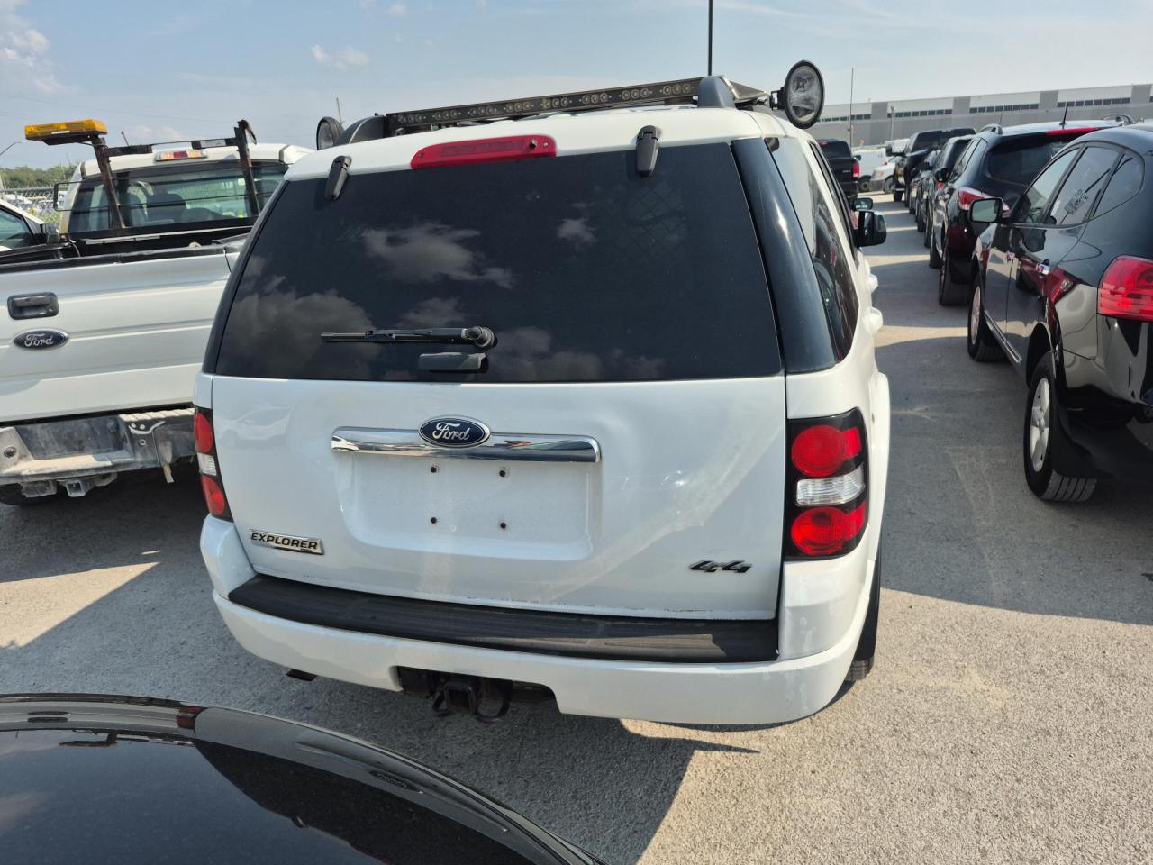 2010 Ford Explorer XLT - Photo #5
