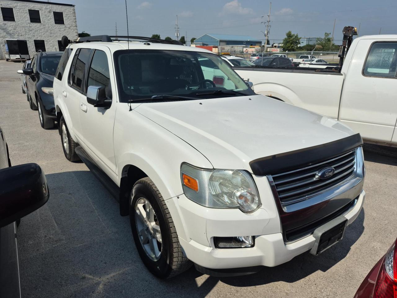 2010 Ford Explorer XLT - Photo #3