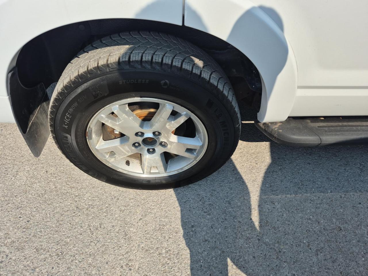 2010 Ford Explorer XLT - Photo #15