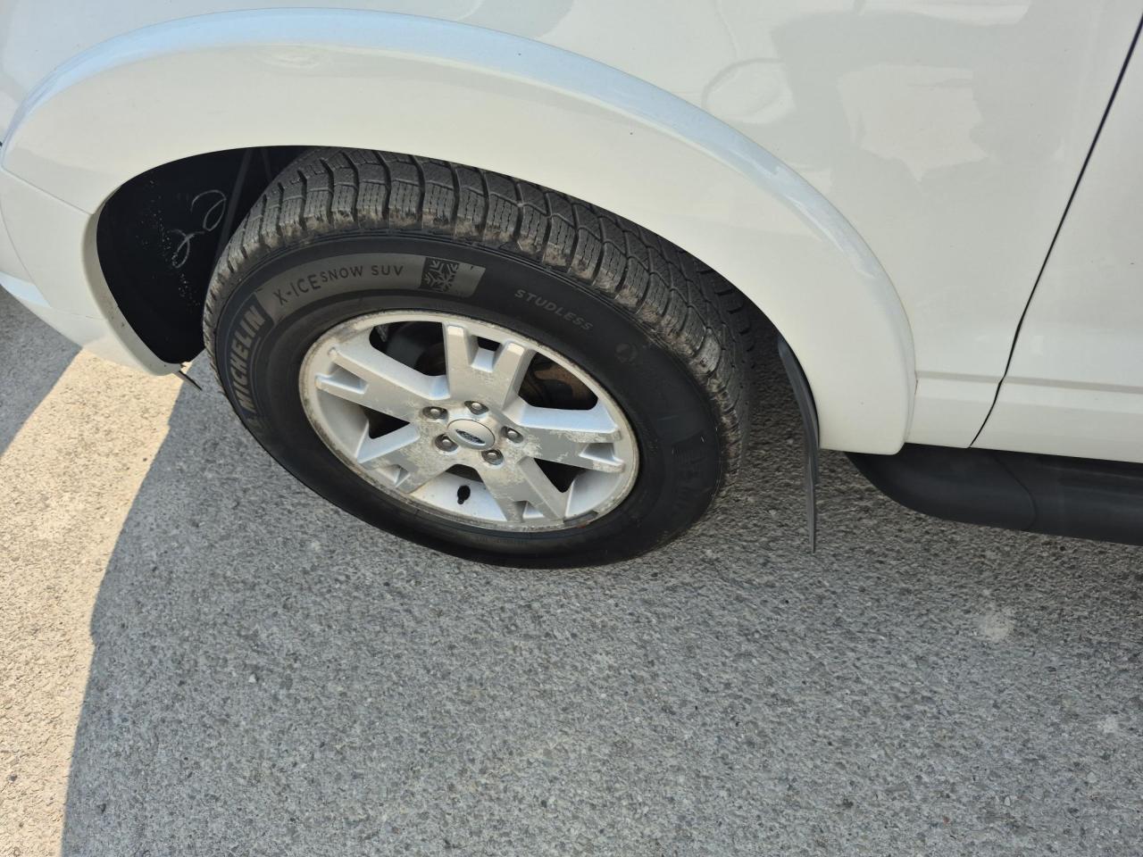 2010 Ford Explorer XLT - Photo #17