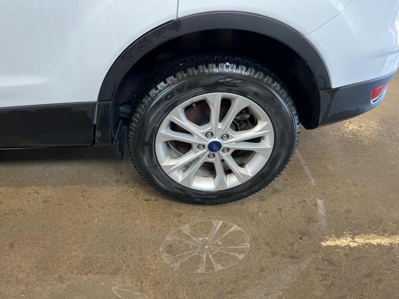 2017 Ford Escape SE - Photo #16