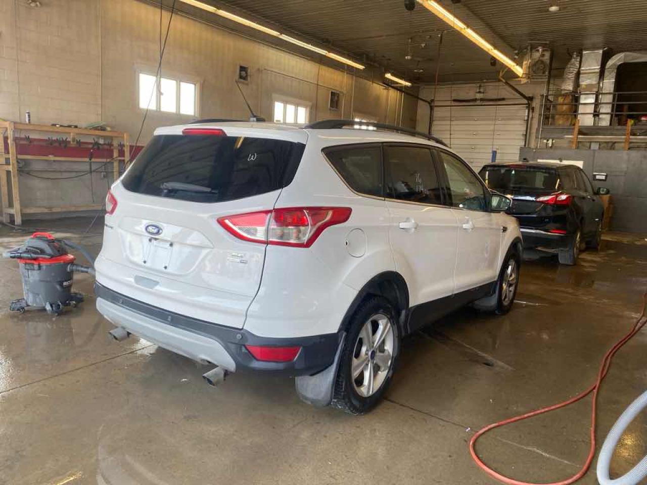 2016 Ford Escape SE - Photo #4