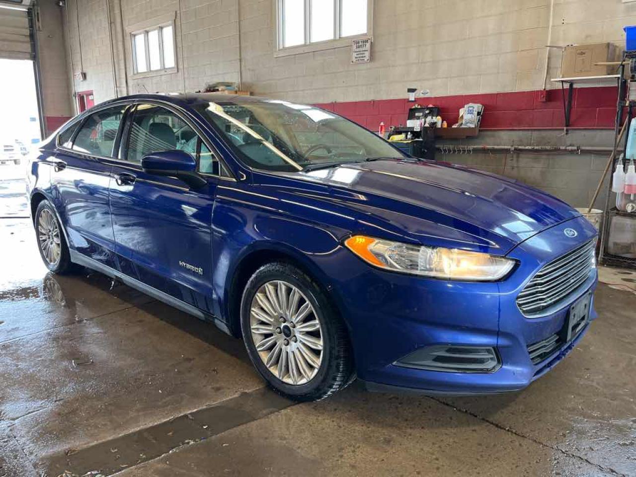 2015 Ford Fusion S Hybrid - Photo #3