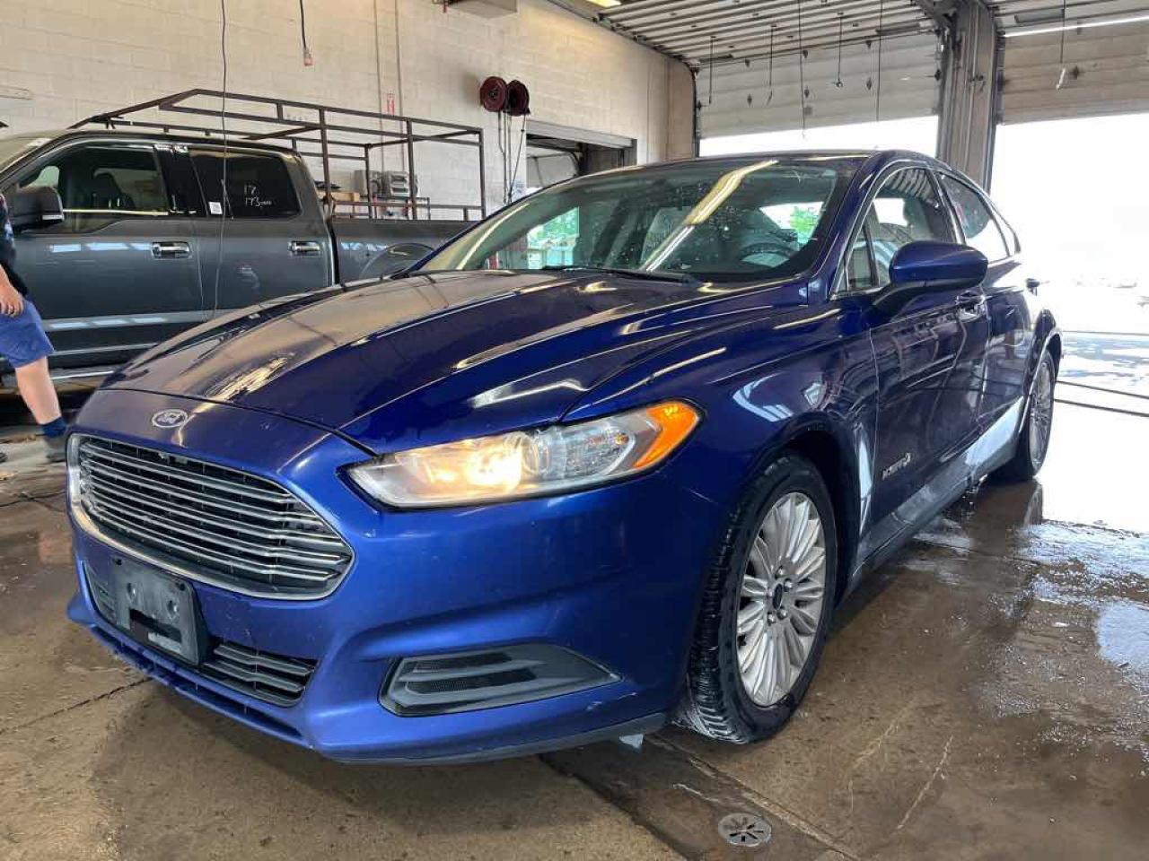 Used 2015 Ford Fusion S Hybrid for sale in Innisfil, ON