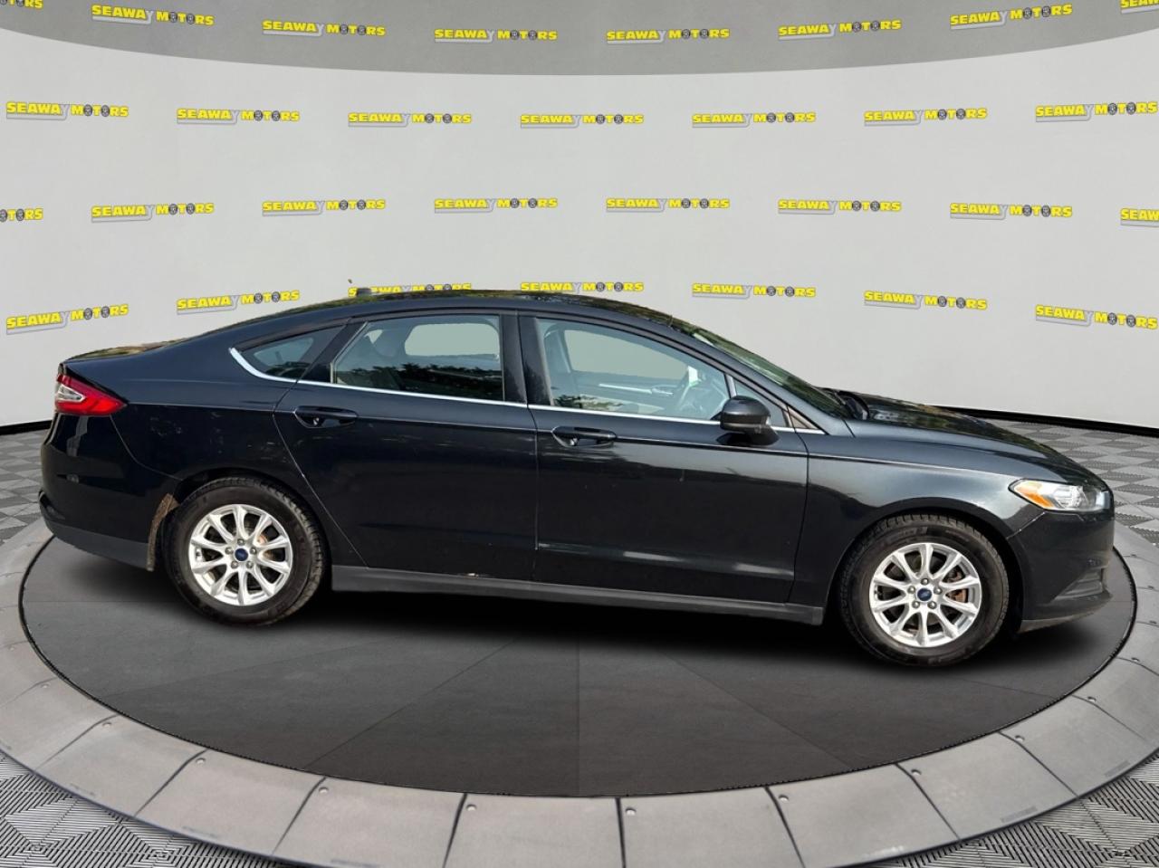 2015 Ford Fusion  - Photo #2