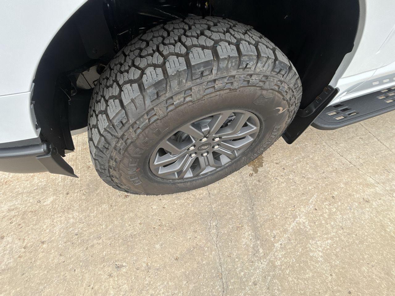2025 Ford F-150 Tremor 4WD SuperCrew 5.5' Box Photo5