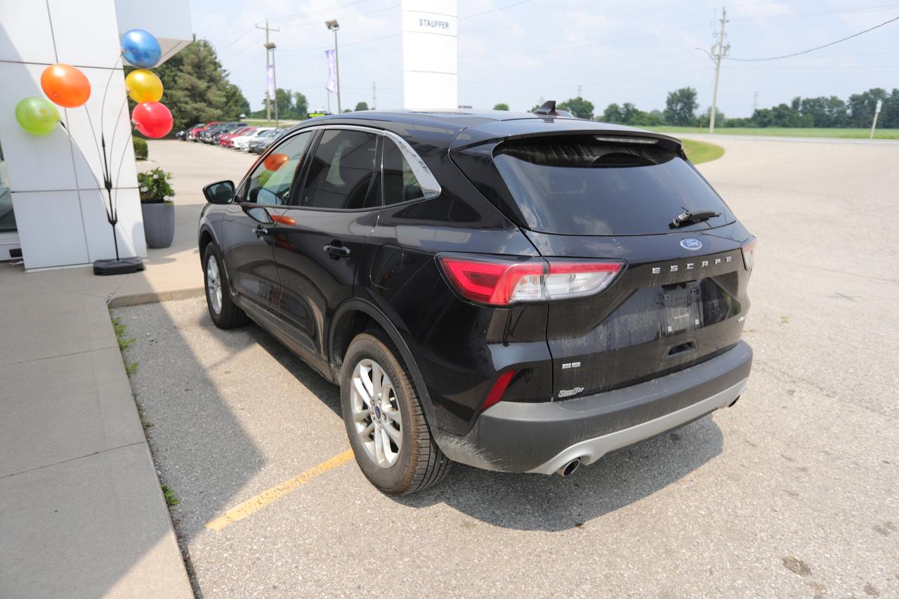 2021 Ford Escape SE AWD Photo3