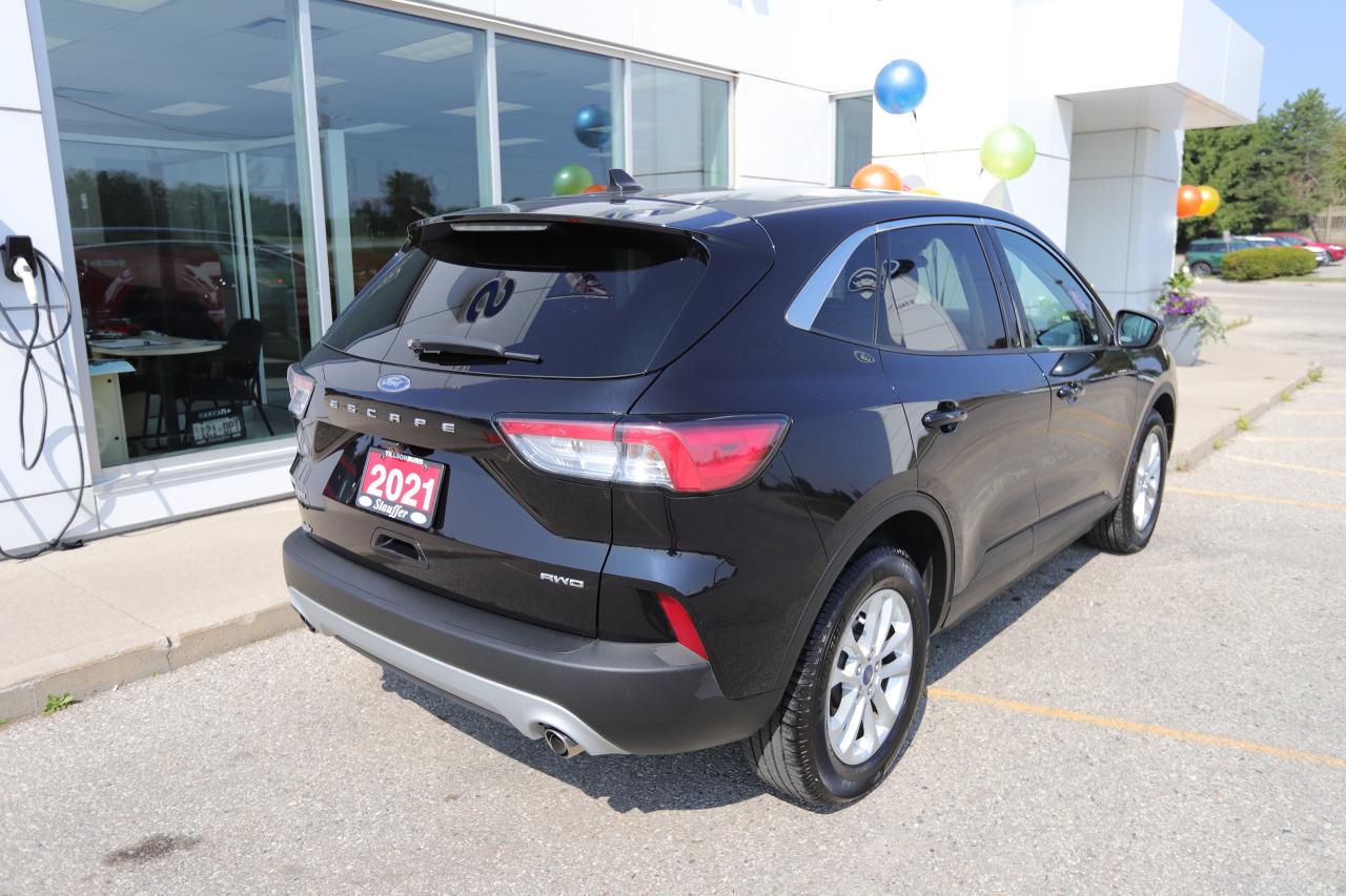 2021 Ford Escape SE AWD Photo