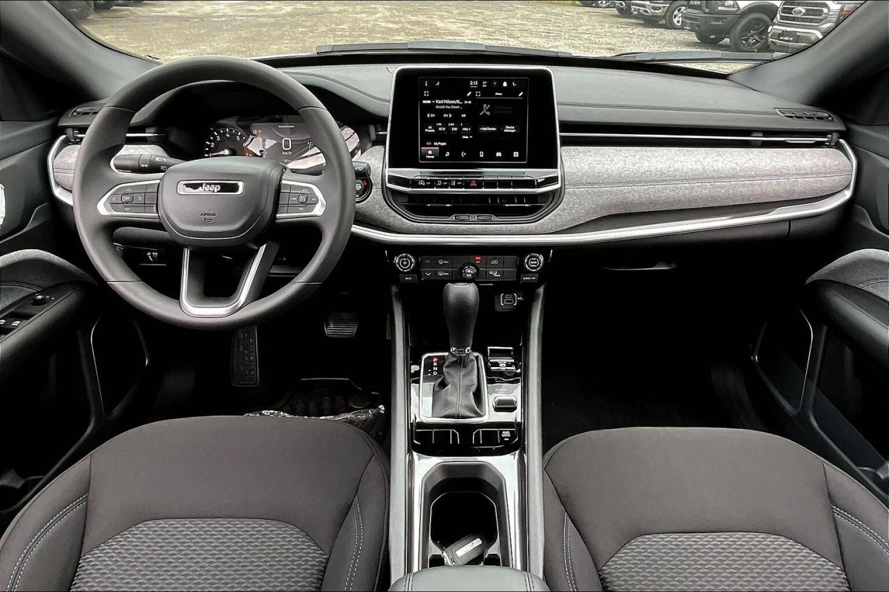 2026 Jeep Compass SPORT 4X4 | 8.4INCH TOUCHSCREEN | CARPLAY | ALLOYS Photo4