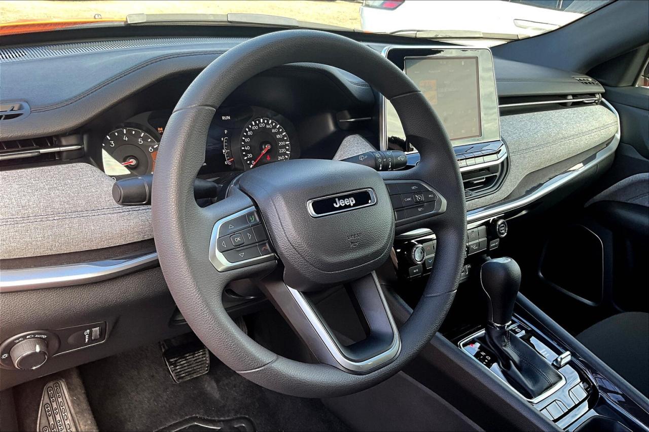 2026 Jeep Compass SPORT 4X4 | 8.4INCH TOUCHSCREEN | CARPLAY | ALLOYS Photo