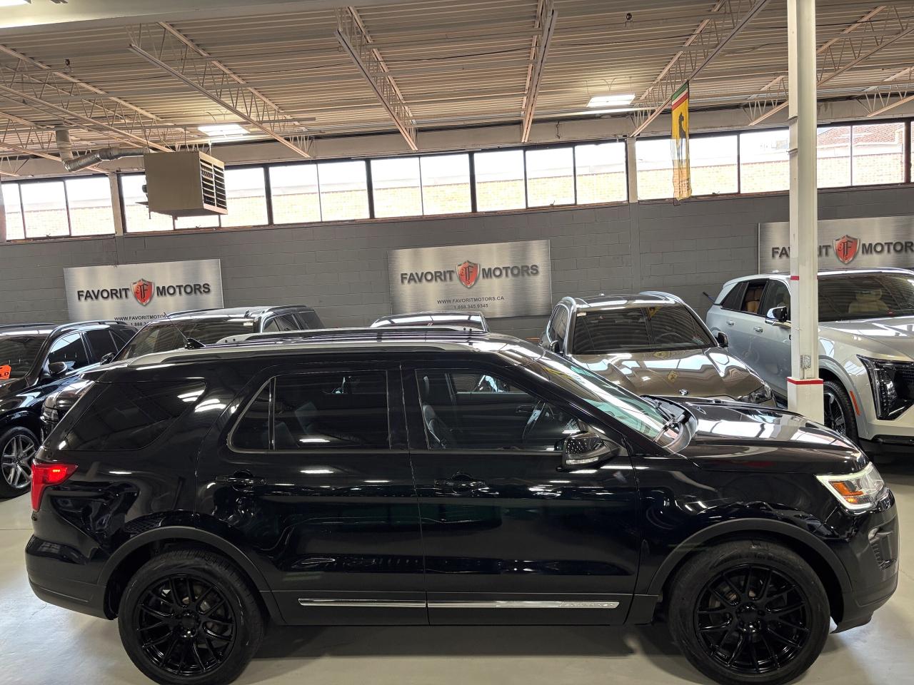 2018 Ford Explorer XLT|6PASSENGER|NAV|LEATHER|BACKUPCAM|HEATEDSEATS|+ - Photo #3