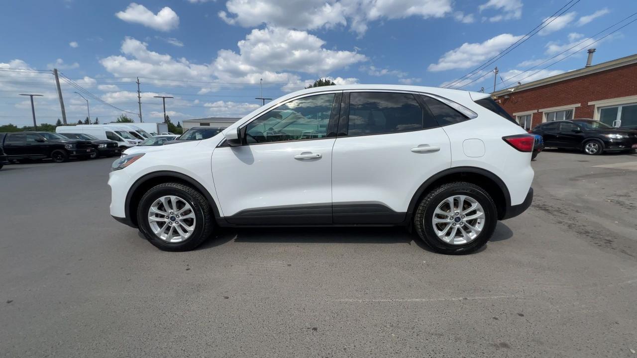 2020 Ford Escape SE AWD | HTD SEATS | CARPLAY | 17IN ALLOYS Photo4