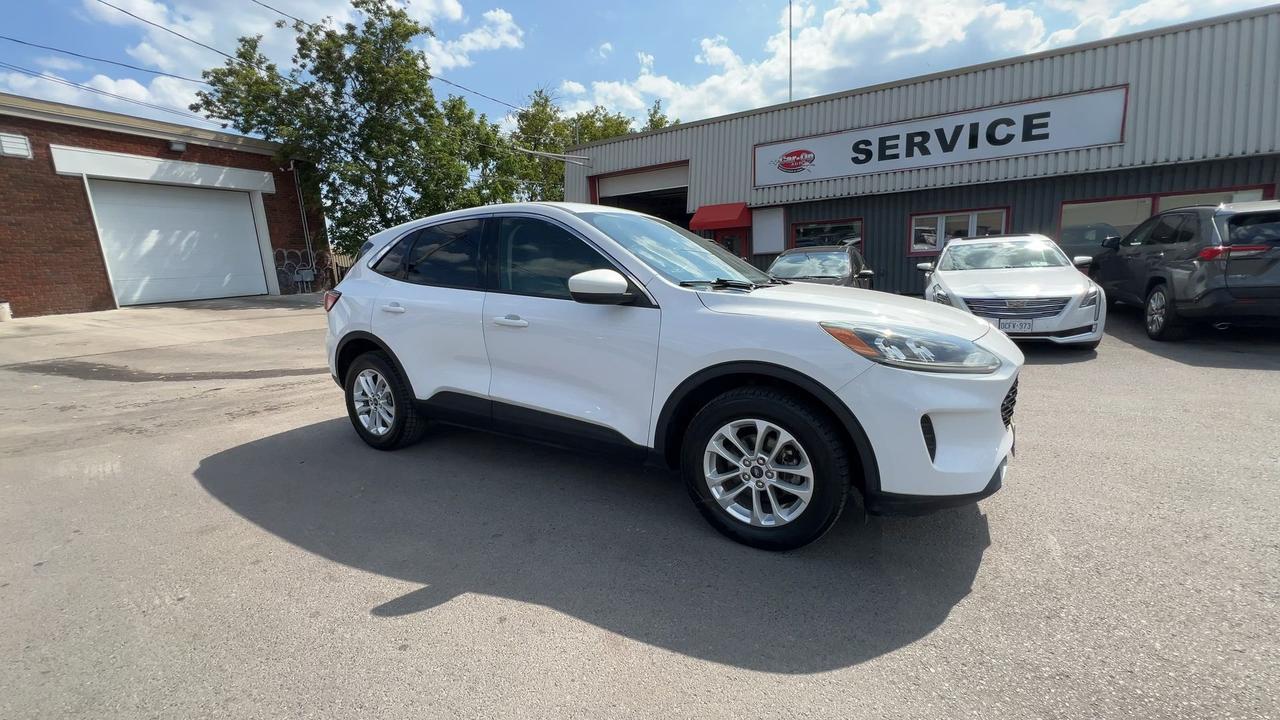 2020 Ford Escape SE AWD | HTD SEATS | CARPLAY | 17IN ALLOYS Photo