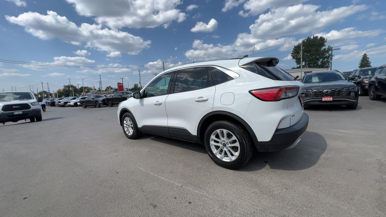 2020 Ford Escape SE AWD | HTD SEATS | CARPLAY | 17IN ALLOYS Photo