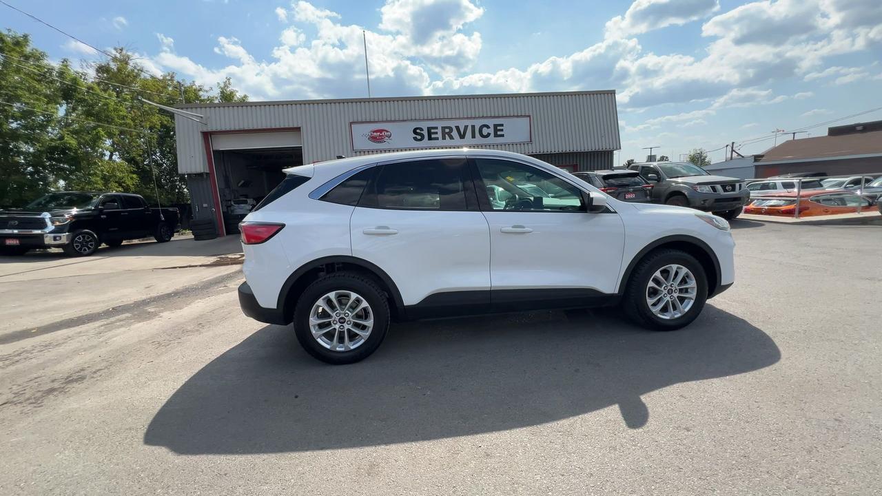 2020 Ford Escape SE AWD | HTD SEATS | CARPLAY | 17IN ALLOYS Photo