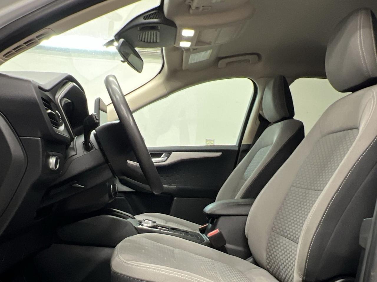 2020 Ford Escape SE AWD | HTD SEATS | CARPLAY | 17IN ALLOYS Photo
