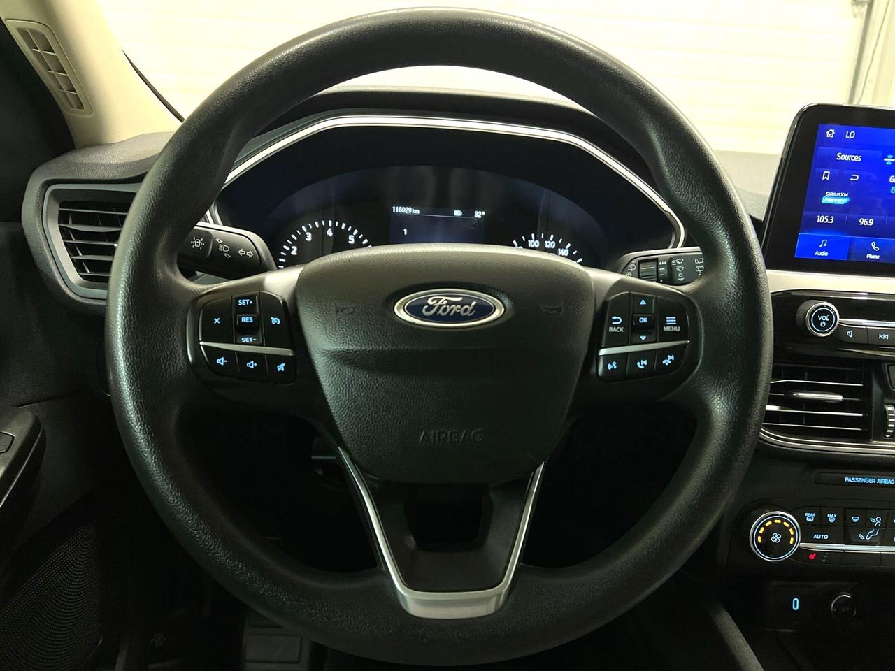 2020 Ford Escape SE AWD | HTD SEATS | CARPLAY | 17IN ALLOYS Photo