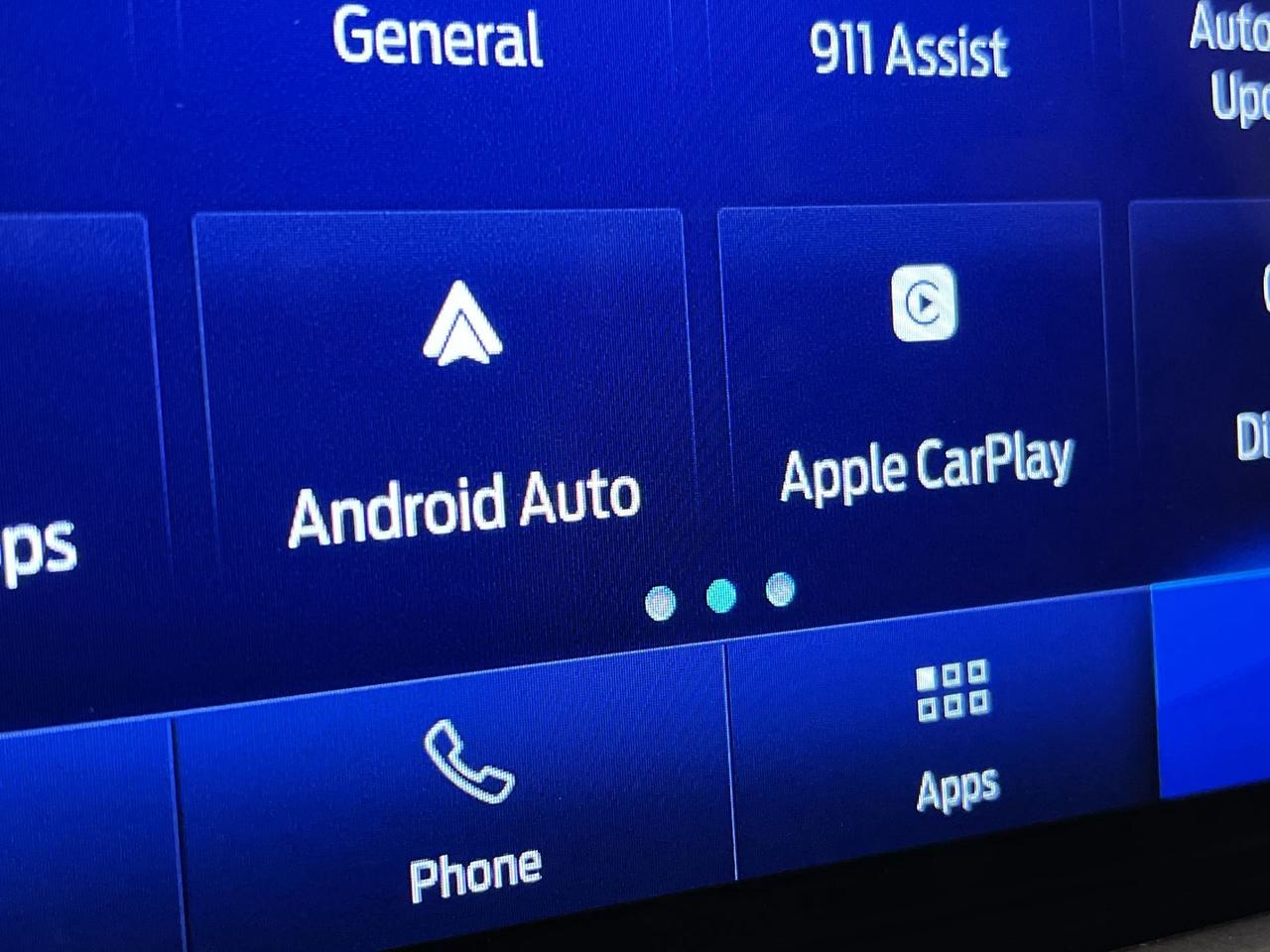 2020 Ford Escape SE AWD | HTD SEATS | CARPLAY | 17IN ALLOYS Photo